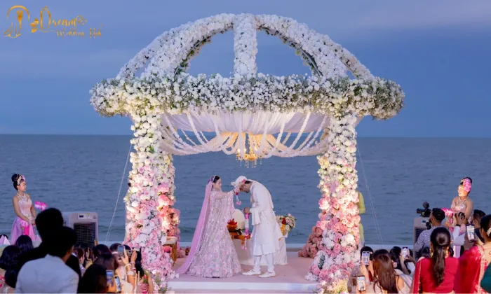 Multi-Day Beach Wedding Itinerary: Sangeet, Mehndi, and Reception on the Coast