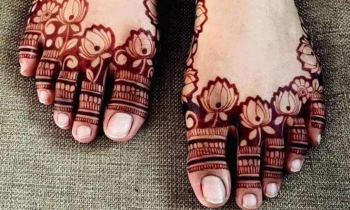 Lotus Toe Foot Mehndi Design