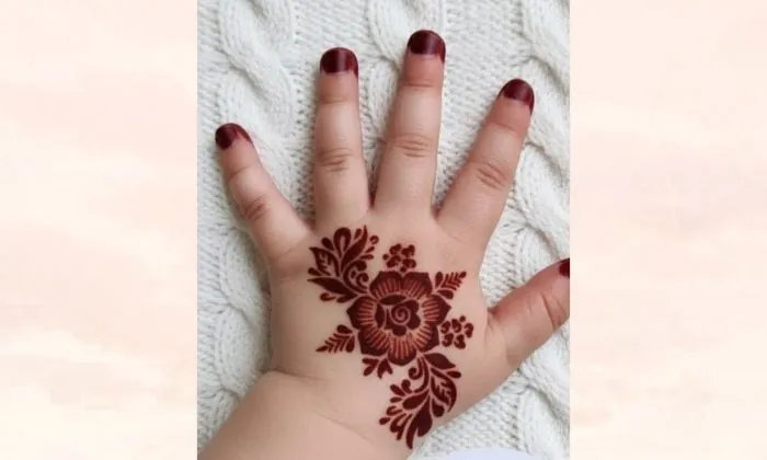 Flower Centre Palm Mehendi for Kids Flower Centre Palm Mehendi for Kids