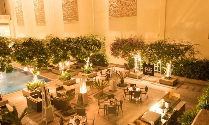 Poolside Dining Area in Marriott Hotel
