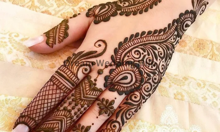 Aaliyas Mehandi