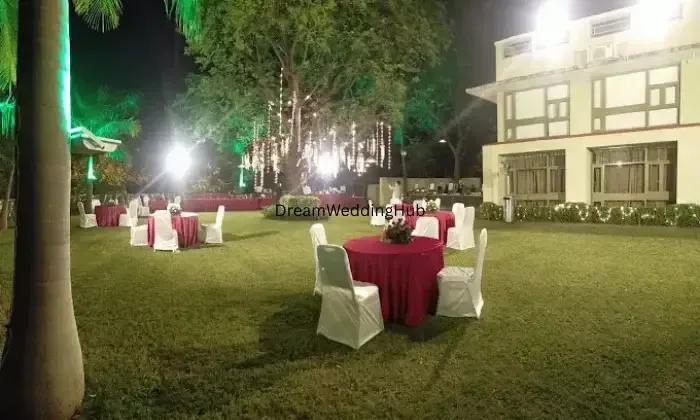 Aalloa Hills Resort