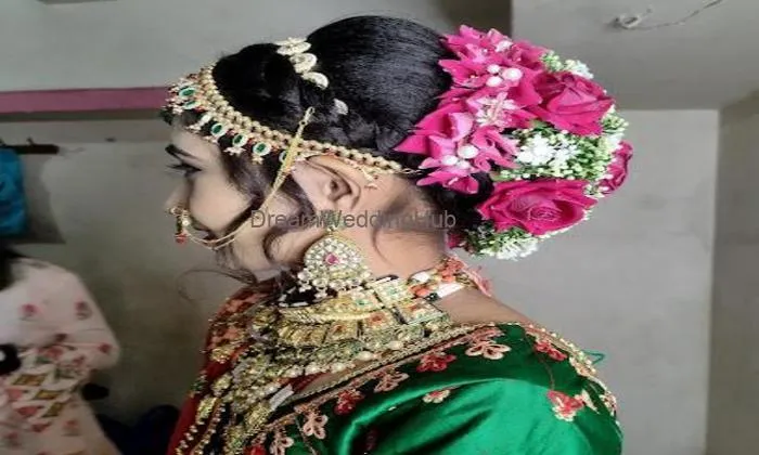 Aarya Beauty Parlour & Training Center