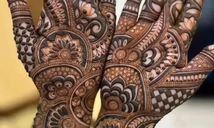 Aayush Mehndi Artist