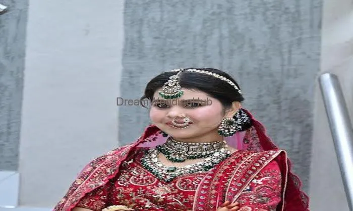 Aayushi Mekup Studio