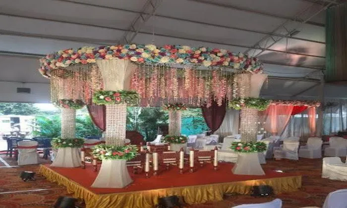 Abhishek Lawn And Pendol