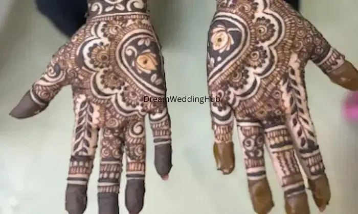 Aditis Henna