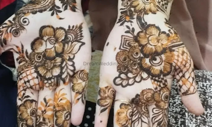 Afreen Khafif Mehndi Artist