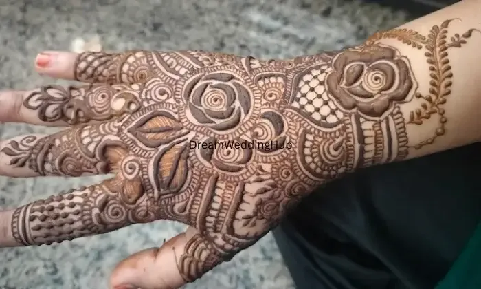 Afsha Mehendi Artist