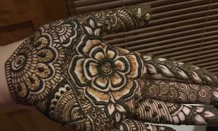 Ainz Henna