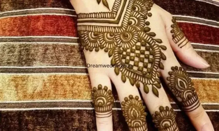 Aisha Mehendi Artist