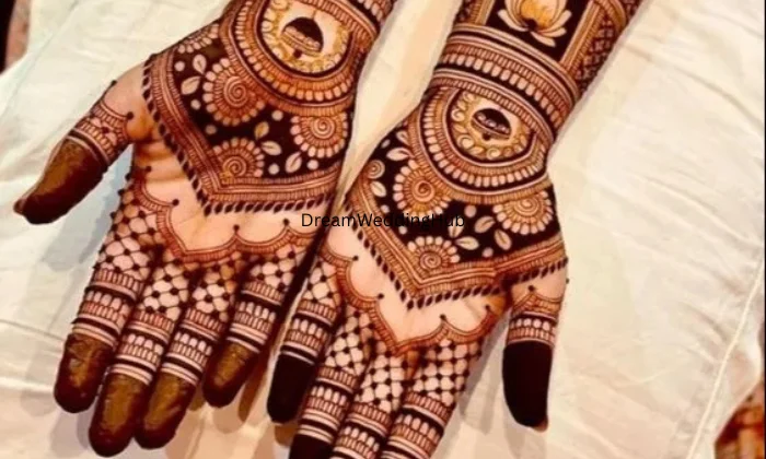 Aishu Mehndi Artist