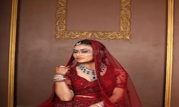 Ajju Malik Nikhaar Beauty Parlour Makeup Artist Ajju Malik Nikhaar Beauty Parlour Makeup Artist