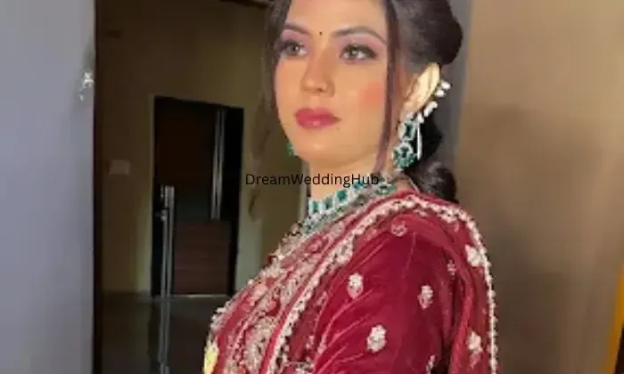 Akansha Makeovers