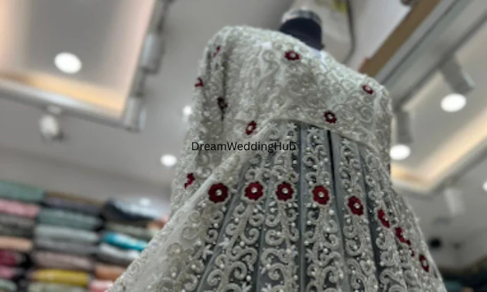 Akarshan Boutique