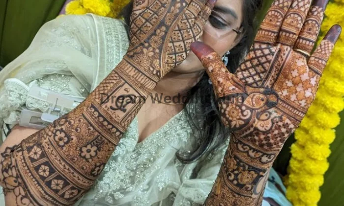Akshata Mehndi Artist