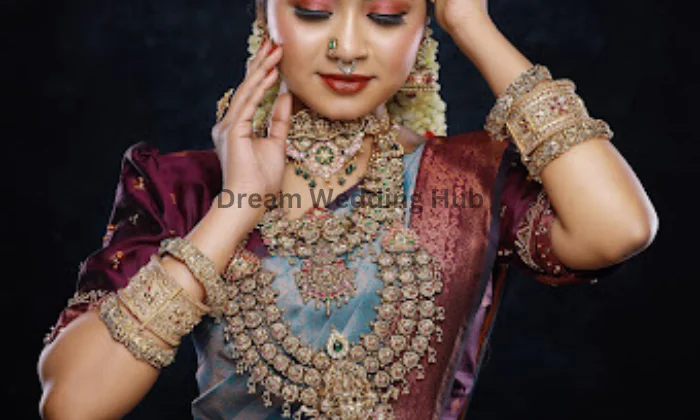 Akshis Bridal