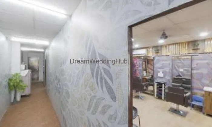 Alma International Institute And Makeup Studio/ The Best Makeup Artist/hair , Skin , Make-up And Nail Institute Cum Salon