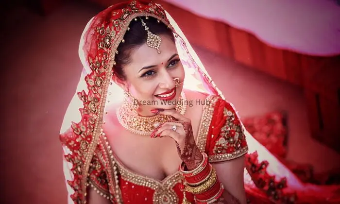 Amrita Makeovers Unisex Salon