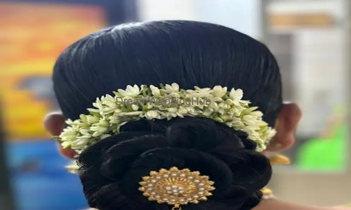 Amruta Mistry Makeup Artist In Mumbai I Professional Pre-wedding Bridal-makeup Artist In Mumbai, Malad, Goregaon, Kandivali