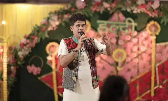 Anchor Hitesh Malhotra