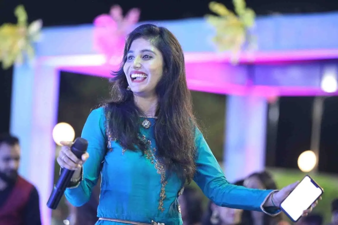 Anchor Priyanshi