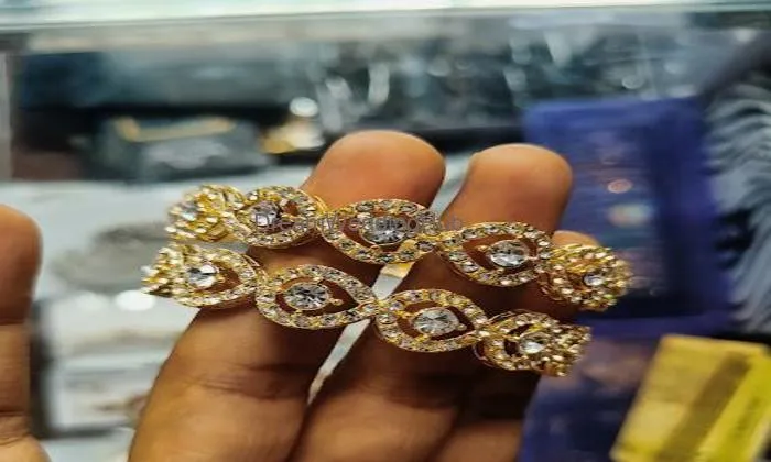 Anjani Artificial Jewellery And Cosmetic