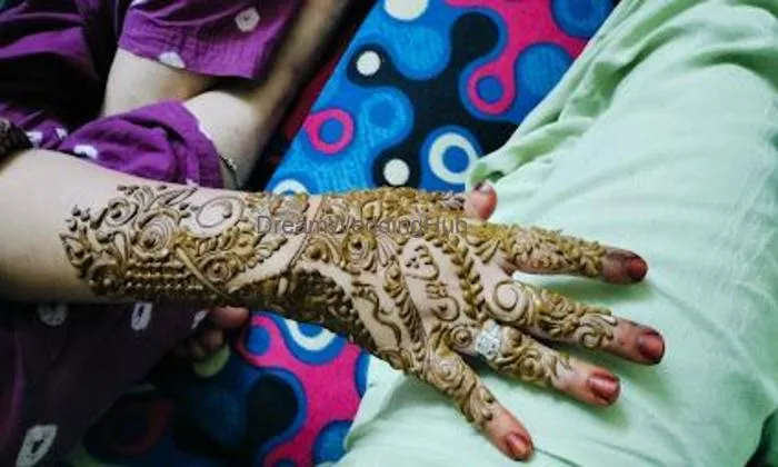 Arbina Mehndi Classes