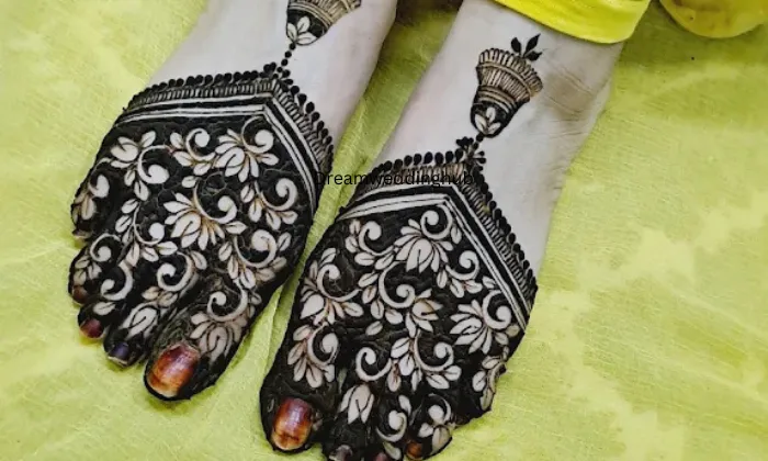 Areeba Mehandi Arts