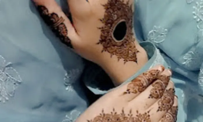 Arti Mehndi And Makeup Studio