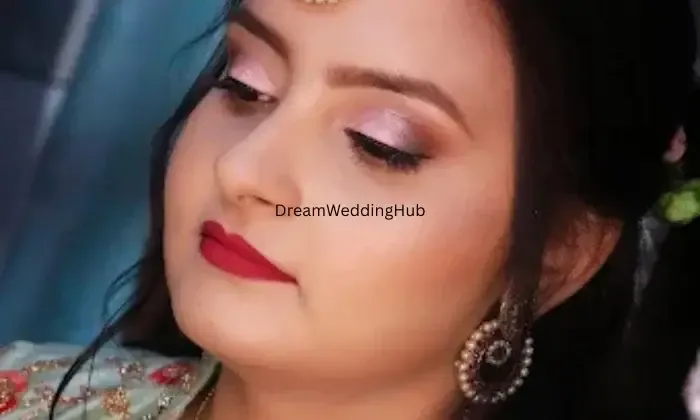 Ashinemakeovers