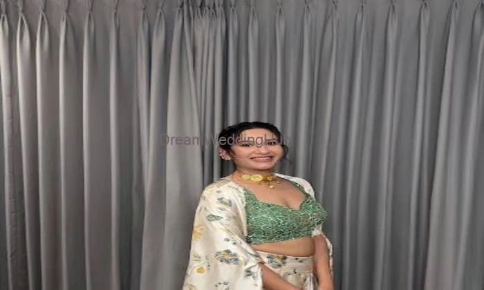 Ashni Desai - The Beauty Salon