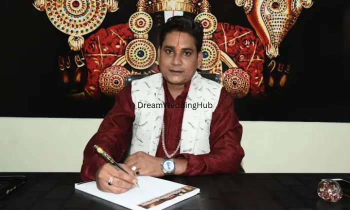 Astrologer Himanshu Dixit