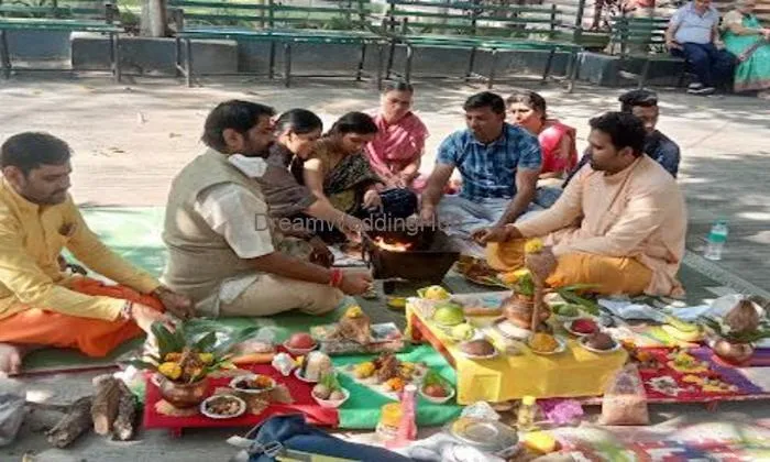 Astrologer Rajendra Guruji