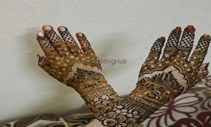 Atiya Mehndi Artist Atiya Mehndi Artist