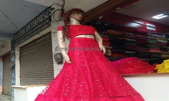 Attractive Ladies Tailor Attractive Ladies Tailor