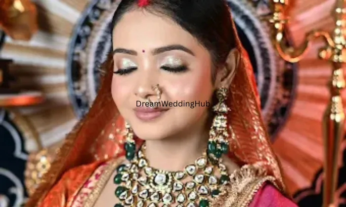 Aura By Aarti Academy  Salon