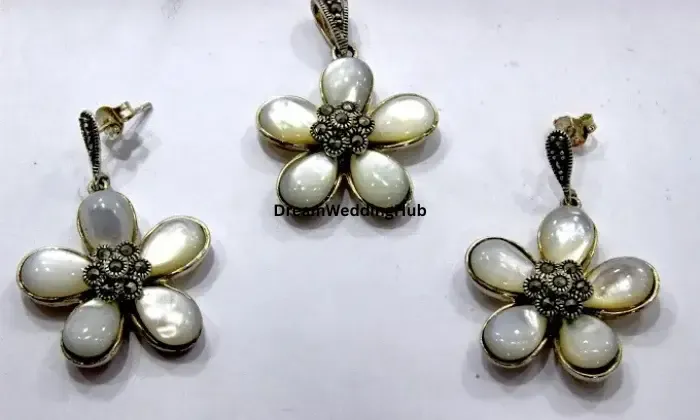 Avanishk Jewels