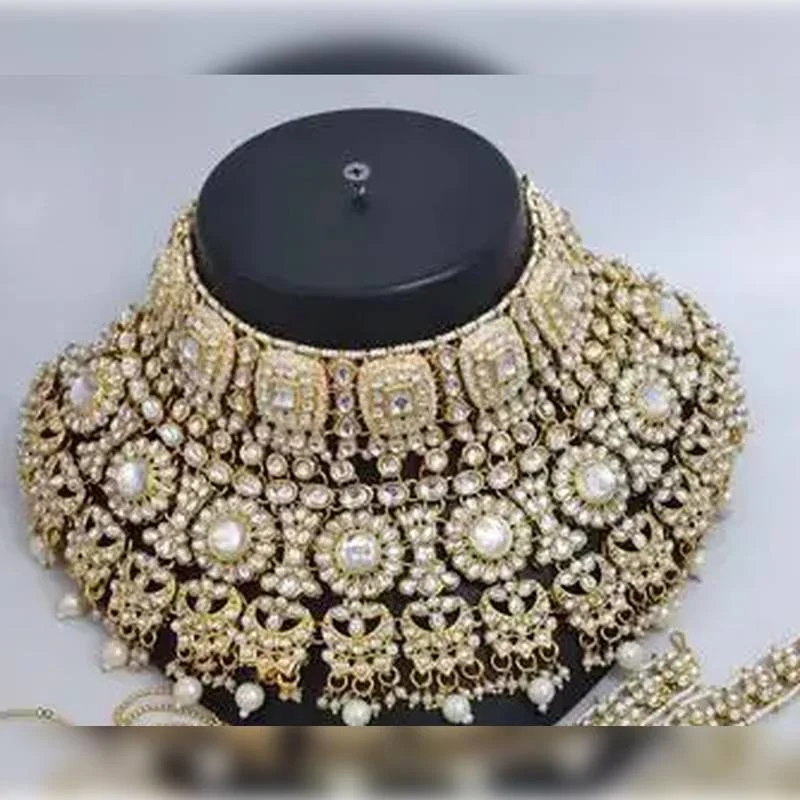Avinchandra Hirachand Malji Jewelle