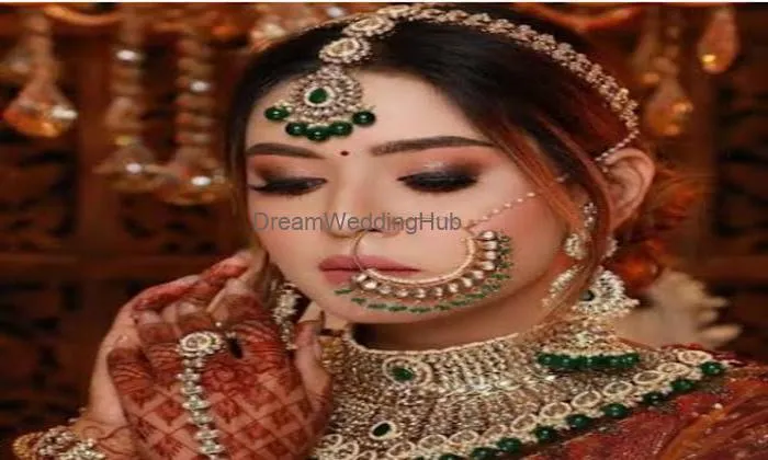 Ayesha International Makeup Artist Dharwad