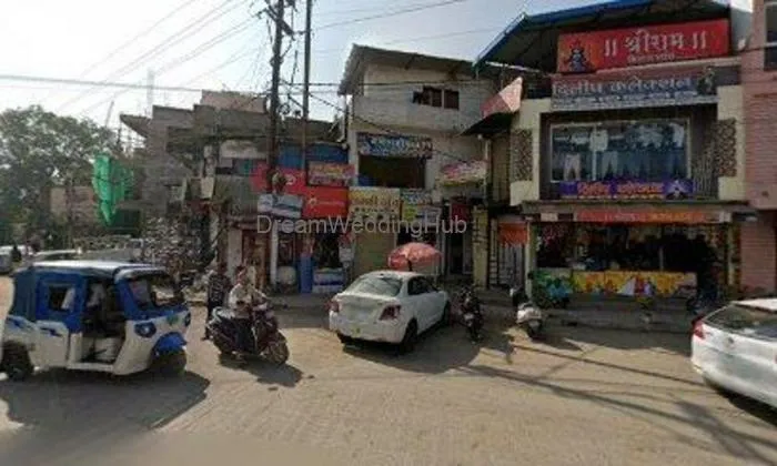 Ayushi Beauty Parlour