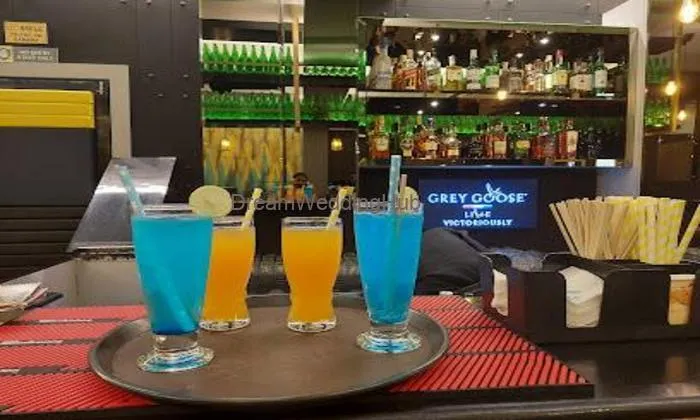 Bambooz Lounge Bar & Family Restaurant