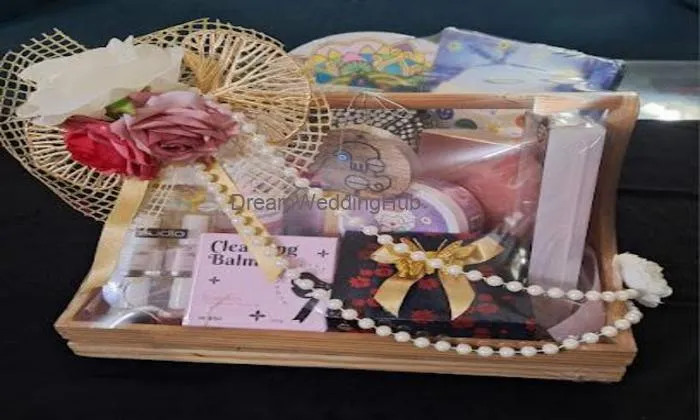 Bansal's Crafting And Gifting