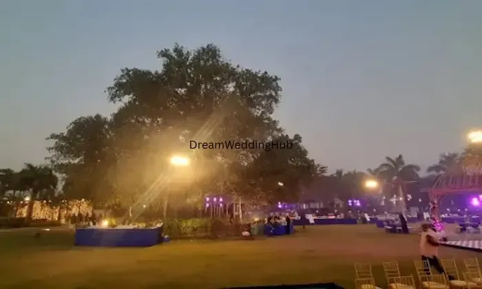 Banyan Tree Lawn