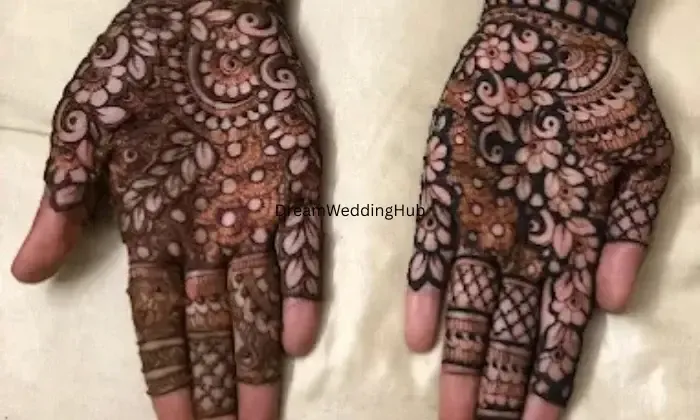 Bhakti Mehendi Artist  Classes