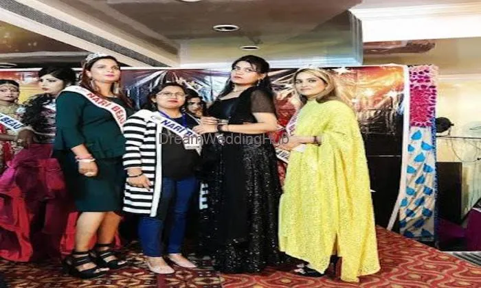 Bhawna Batra Nails & Makeup Studio Bhawna Batra Nails & Makeup Studio