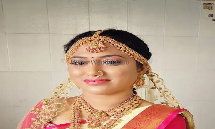 Bindu Beauty Salon And Spa,,makeup Artist