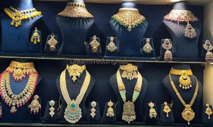 Bittu Di Hatti-best Artificialjewellery/choora Kalira Shop/lehangas On Rent/wedding Items/jewellery On Rent In Amritsar Bittu Di Hatti-best Artificialjewellery/choora Kalira Shop/lehangas On Rent/wedding Items/jewellery On Rent In Amritsar