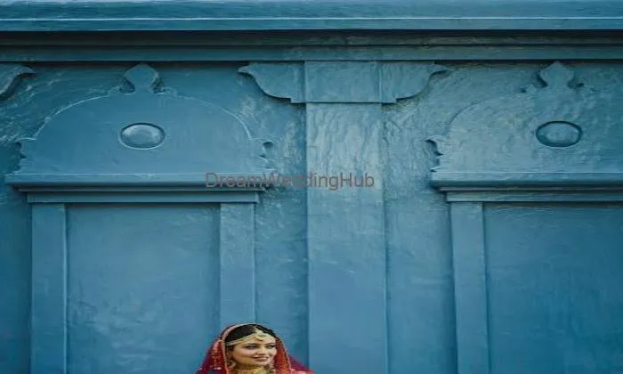 Bombay Paparazzi