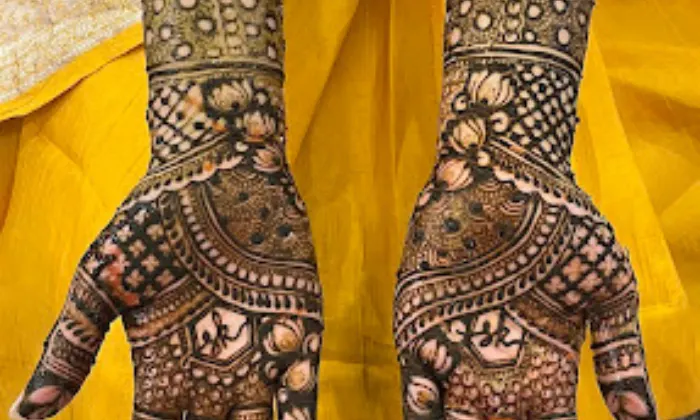 Bombay Style Sourv Mehndi Art  Bridal